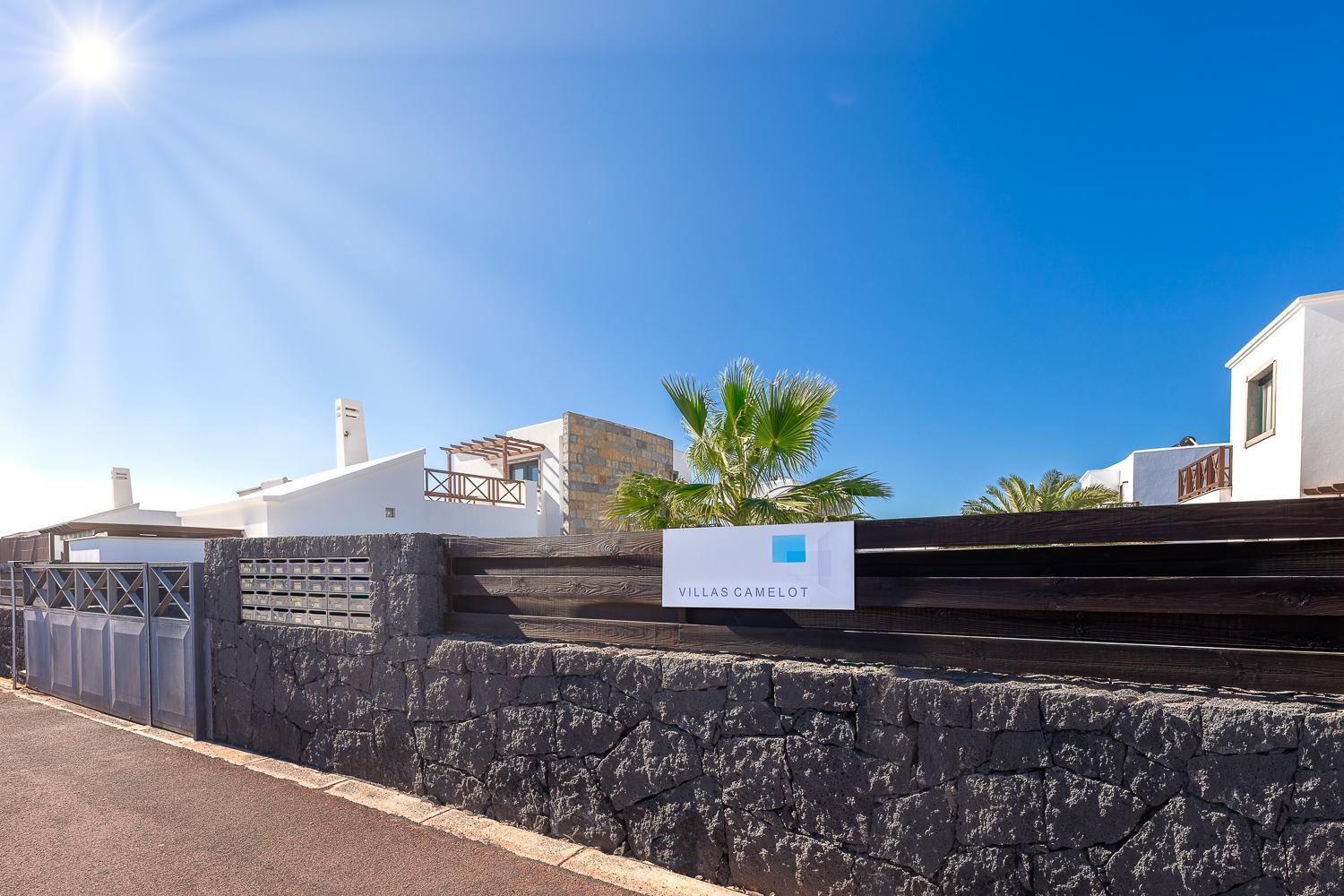 Camelot Holiday Homes By Livvo Playa Blanca  Luaran gambar